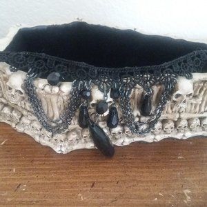 Gorgeous gothic crochet and chain choker